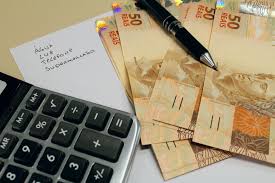 Pesquisa da Serasa revela otimismo financeiro dos brasileiros para 2023