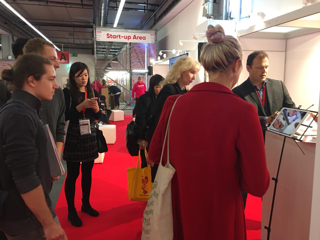 Hospital IPO inova com livro em realidade aumentada e representa o Brasil na Alemanha