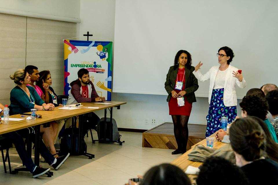 Sessões de vídeos prometem inspirar jovens empreendedores do Paraná