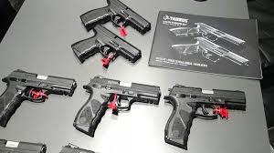 Importação brasileira de revólveres e pistolas cresce 94% em 2020