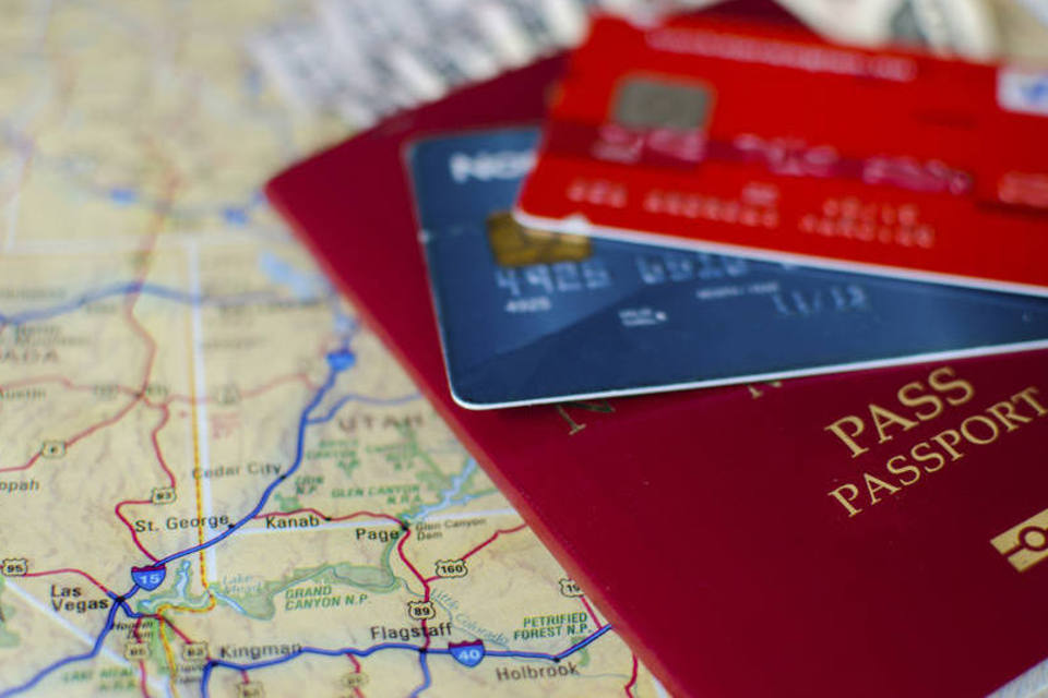 Programas de fidelidade ajudam turistas em tempo de orçamento apertado e dólar alto