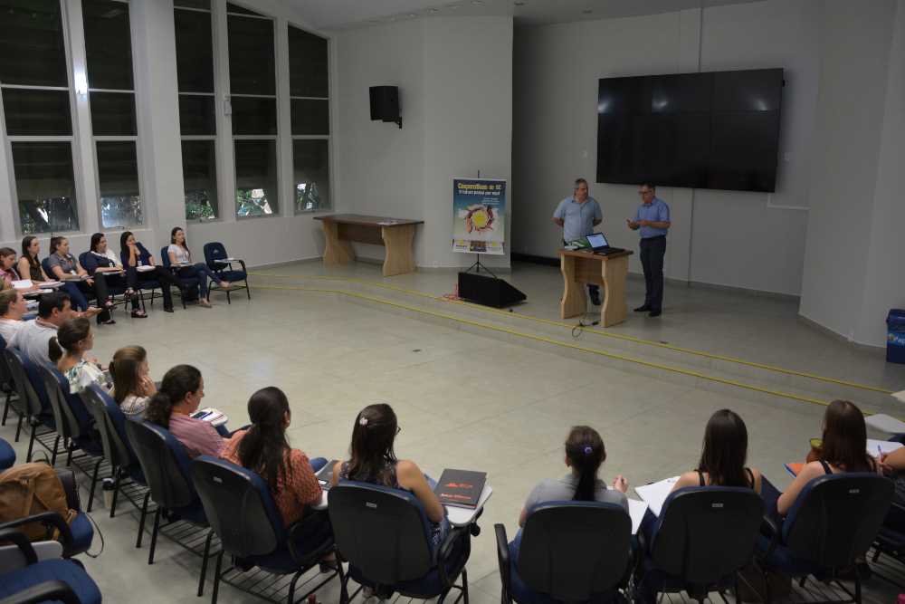 Aurora Alimentos qualifica profissionais de Gestão de Pessoas para contratação de imigrantes