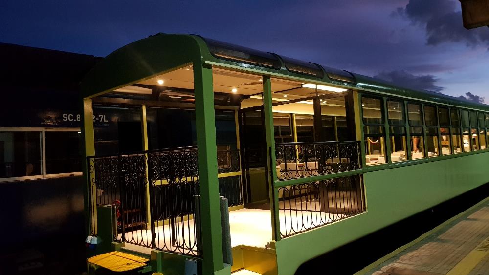 Serra Verde Express inova e lança vagão de luxo com varanda panorâmica