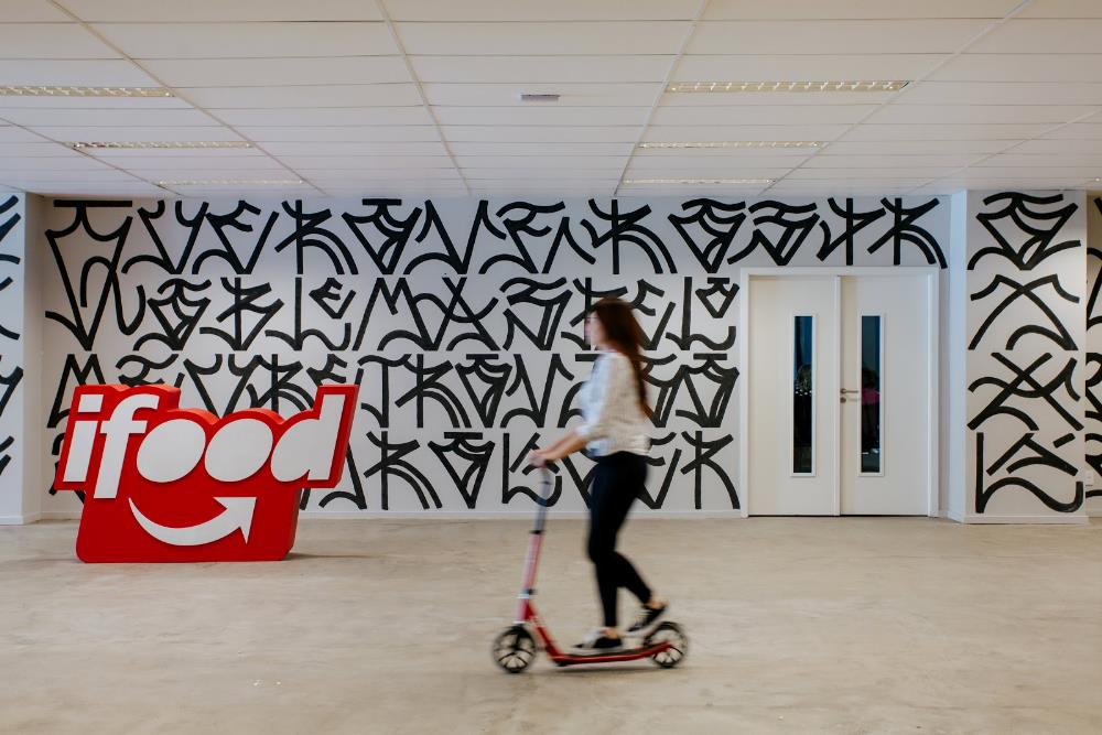 iFood bate 14 milhões de pedidos/mês e vai contratar 1.000 profissionais em 2019