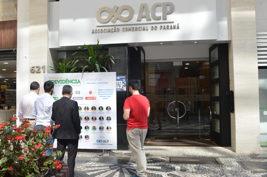 ACP instala painel para cobrar posicionamento dos deputados paranaenses