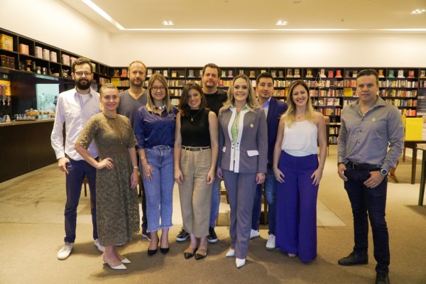 Escola inspira a leitura e envolve influenciadores em ação social