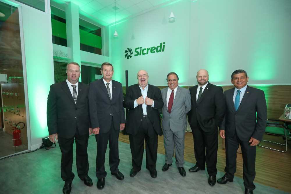 Sicredi inaugura agência no Batel