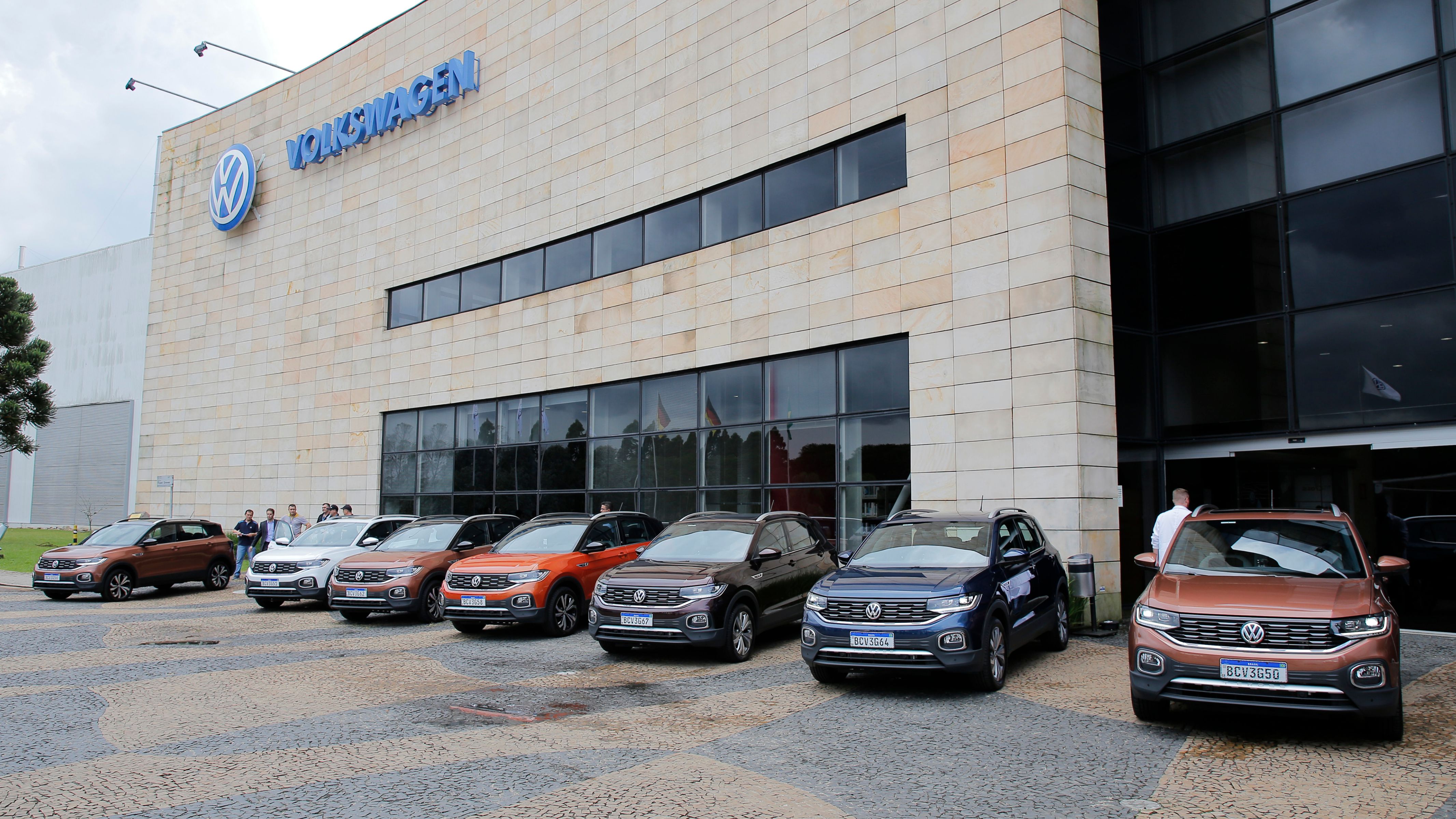 Volkswagen retoma 2° turno no Paraná e contrata 60 pessoas para acelerar a produção do T-Cross