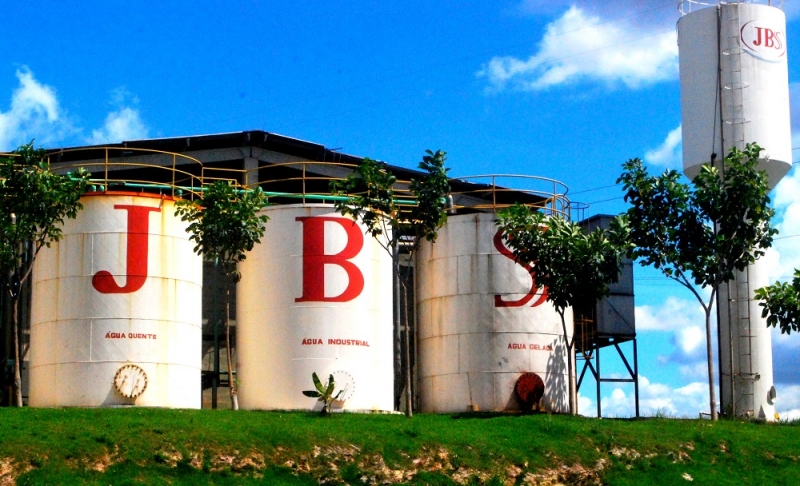 Lucro líquido da JBS tem queda de 24% em 2022