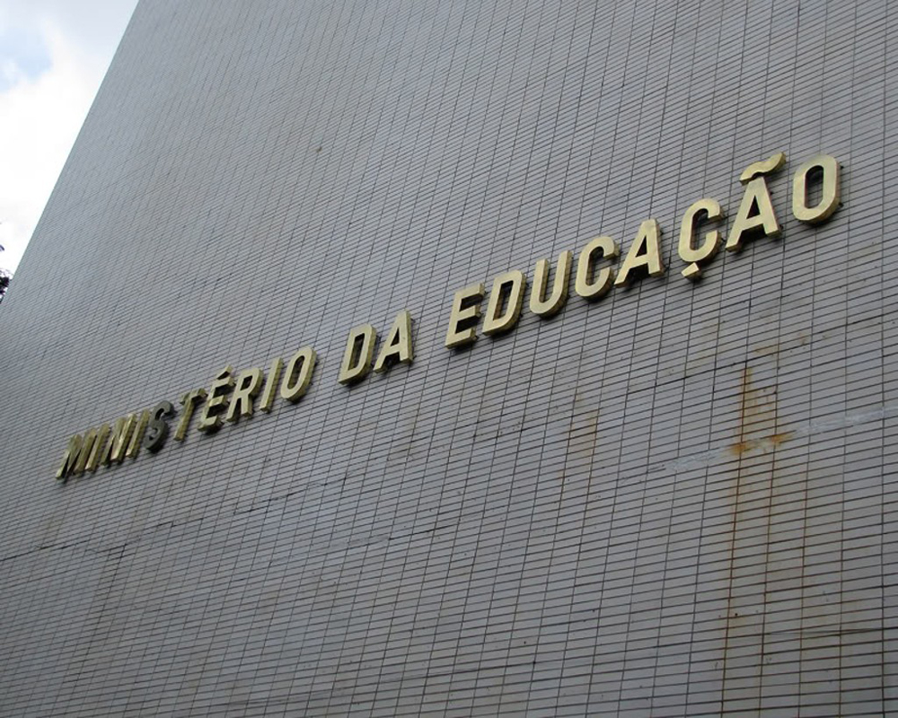 MEC esclarece que bloqueio nas universidades atingiu apenas 3,4% do orçamento