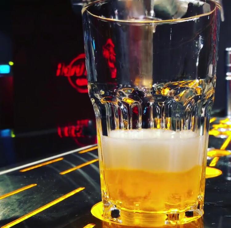 Hard Rock Café investe em tecnologia brasileira de IoT para servir chopes e dobra a produtividade