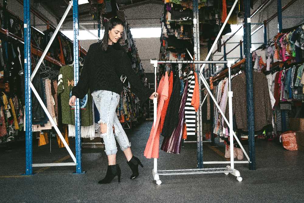 Brechó online é solução para consumo consciente de roupas no Brasil