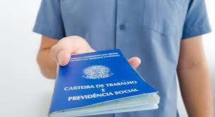 Otimismo no mercado de trabalho desacelera levemente