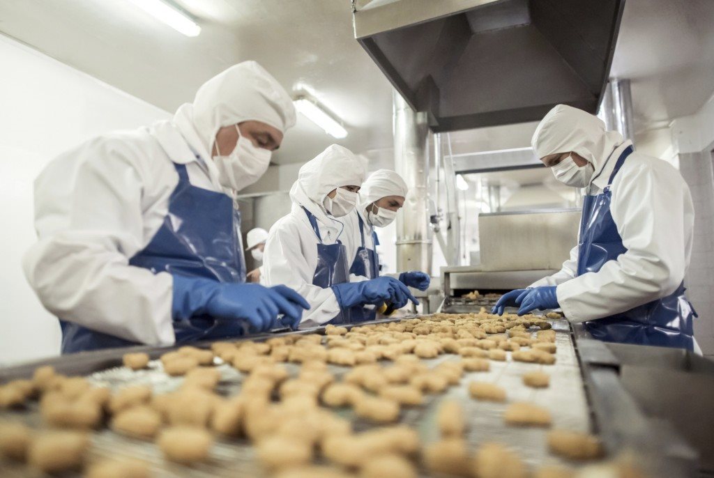 Indústria de alimentos do Brasil gera 70 mil vagas de emprego e faturamento aumenta 7,2% em 2023