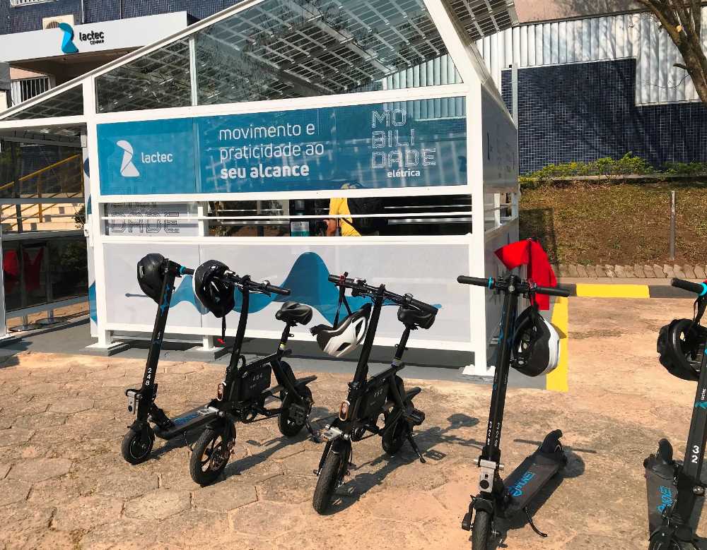 Lactec adota eletromobilidade para deslocamento de funcionários