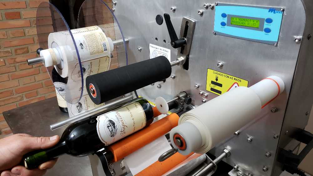 Com o Sebraetec, vinícola de Colombo customiza máquina para otimizar a produção