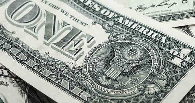 Dólar cai 0,36% e é cotado R$ 4,155