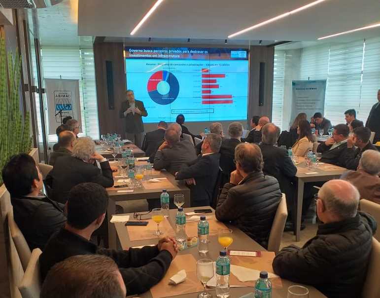 Abimaq debate reforma tributária em Curitiba