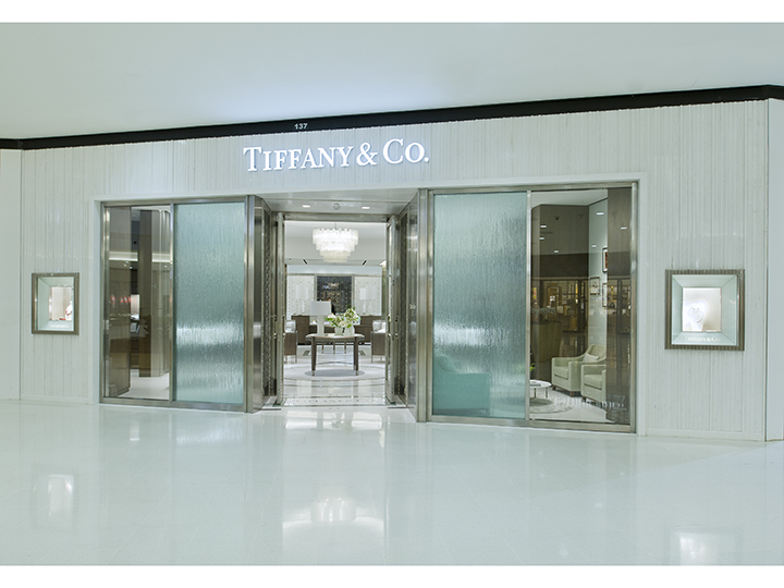 Dona das marcas Louis Vitton e Sephora apresenta proposta para comprar Tiffany