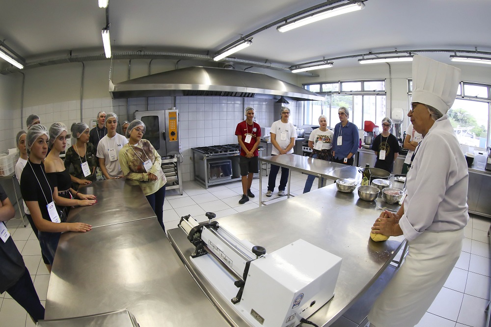 Senai oferece cursos com valor fixo de R$ 99 em Curitiba