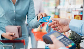 Brasil movimenta R$ 2 trilhões em compras com cartões em 2020