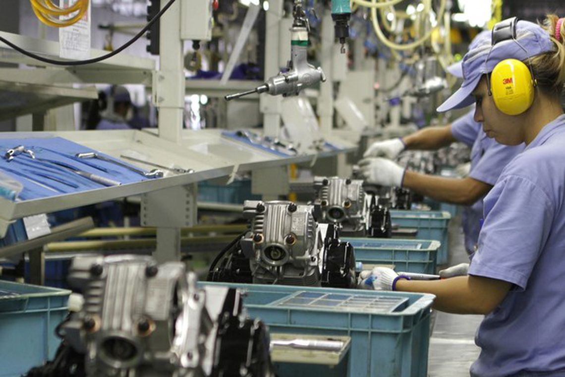 Confiança da Indústria recua em fevereiro e tem a 7ª queda consecutiva