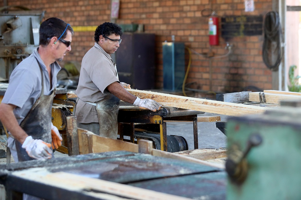 Indústria do Paraná volta a gerar empregos em junho