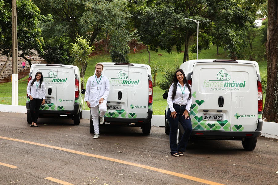 Empresa familiar cria farmácia itinerante para superar a crise