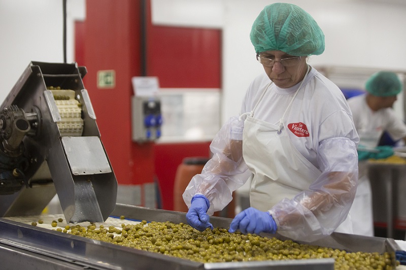 Indústria lidera recuperação do mercado de trabalho no Paraná