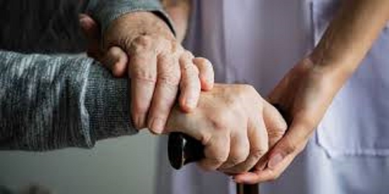 Aposentados que precisam de assistência permanente têm direito a adicional de 25% no benefício mensal