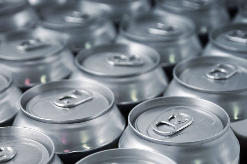 Assinado termo de compromisso da lata de alumínio para bebidas