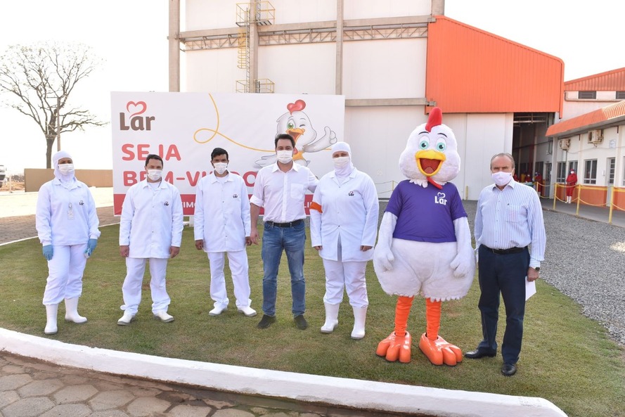 Lar Cooperativa inaugura novo frigorífico em Rolândia