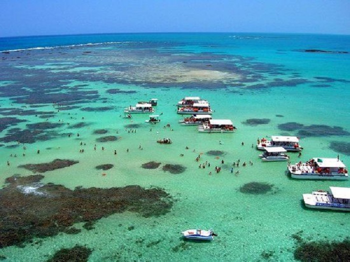 Turistas buscam mais o Nordeste e preços de passagens caem