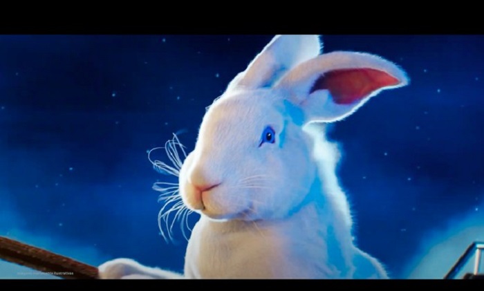 Lacta escala Coelho da Páscoa para manter Papai Noel seguro no Natal