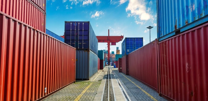 Impulsionadas por chinelos, exportações de calçados crescem 13,8% em novembro