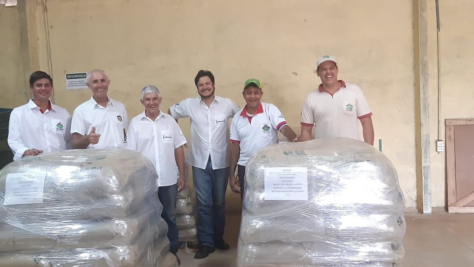 Pequenos produtores do norte do Paraná comemoram primeira exportação direta de cafés especiais