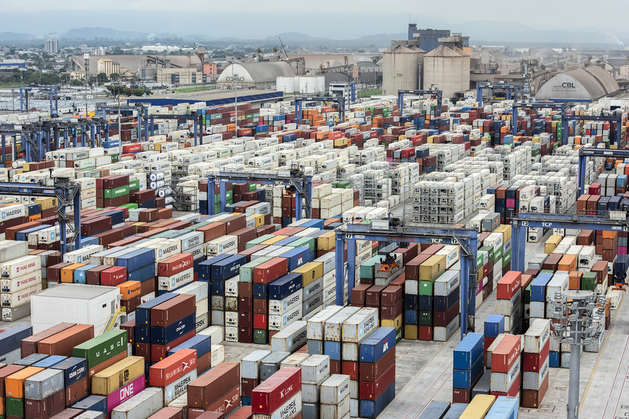 Carga em contêiner tem alta de 6% no Porto de Paranaguá