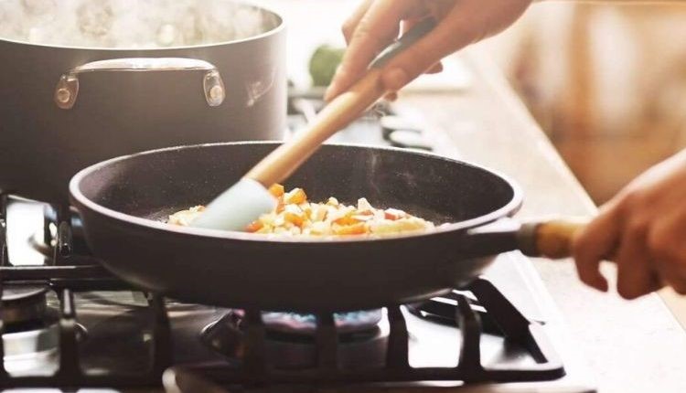 Como empreender usando a cozinha de casa: confira alternativas de negócios