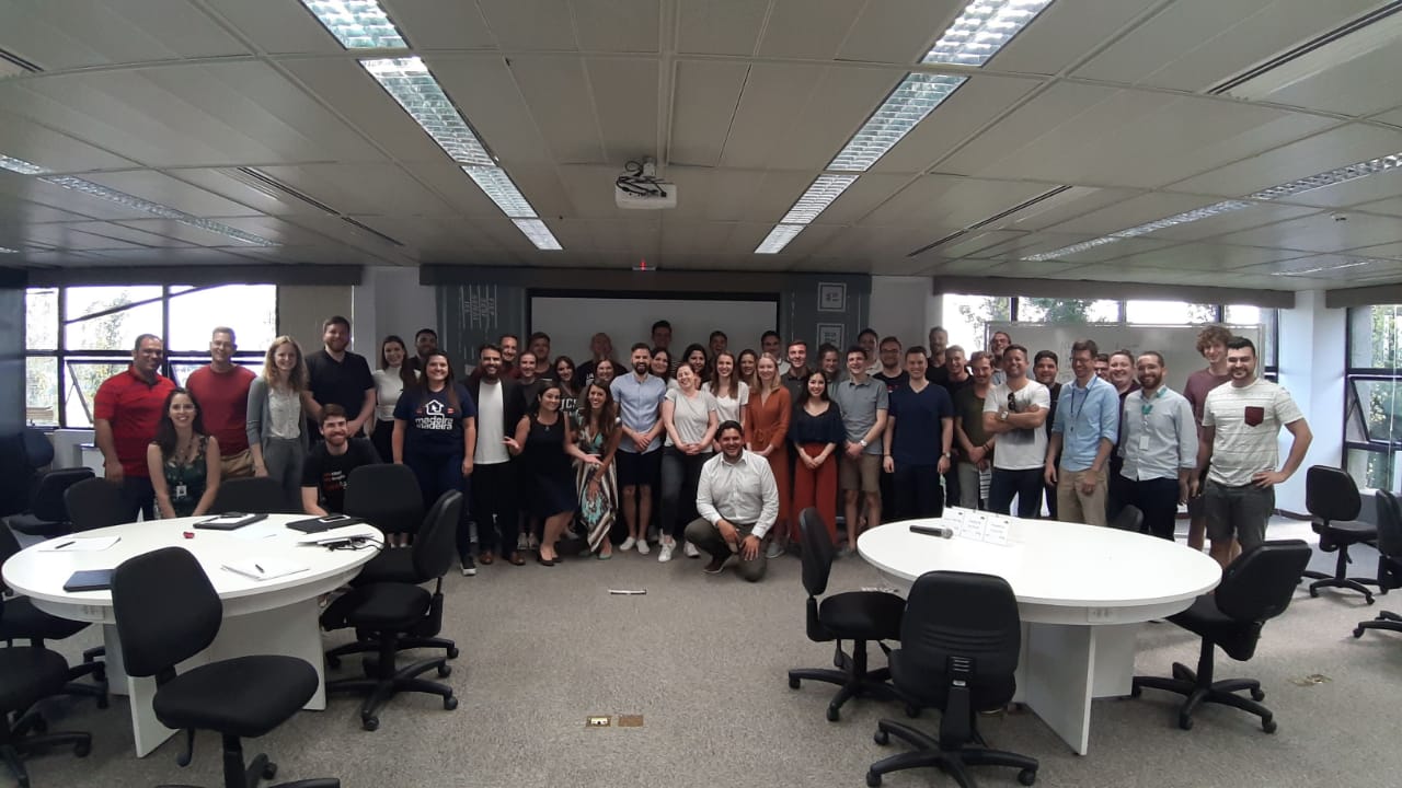 Intercâmbio entre empresários de Curitiba e estudantes da Alemanha busca expansão de negócios