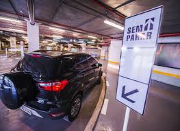 Shoppings brasileiros recuperam movimentação em dezembro