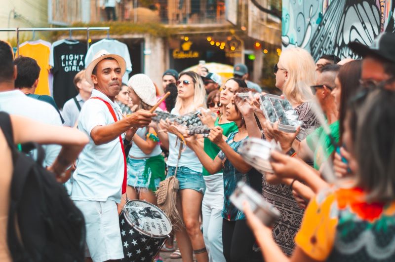 Suspensão do Carnaval 2021 afeta diferentes segmentos da economia