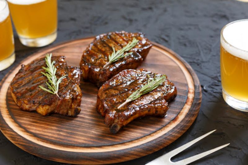 Consumidor tomou menos cerveja e diminuiu a compra de carne no Carnaval