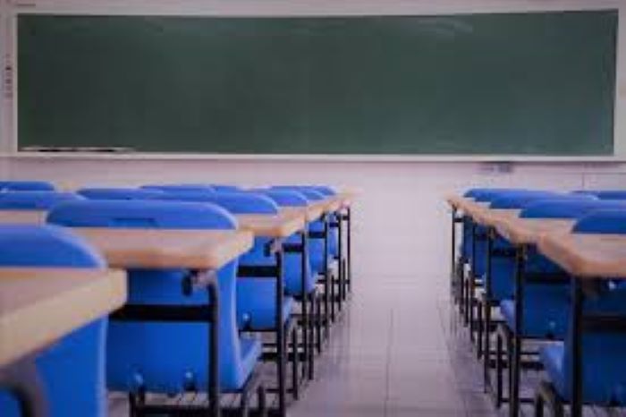 Brasil perde R$ 220 bilhões por ano quando jovens não concluem educação básica