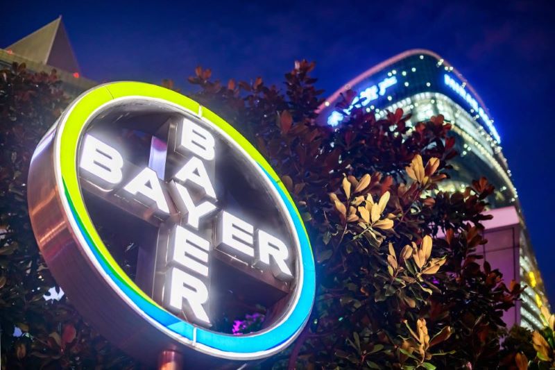 Bayer promete ter mesma quantidade de mulheres e homens em cargos de liderança até 2030