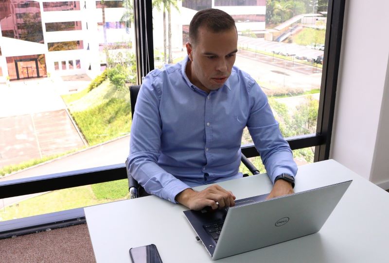 Referência em inovação logística, Opentech lança novo site