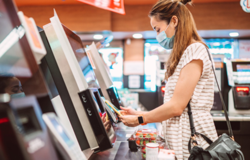 Embora vendas dos supermercados tenham caído, pagamentos com cartões aumentaram 37%