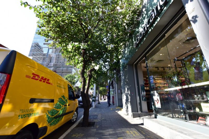 DHL Supply Chain eletrifica entregas para as lojas do Grupo Boticário
