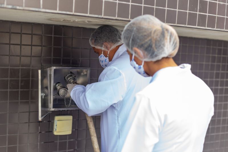 Água mineral encanada é opção para diminuir impacto ambiental de garrafas PET