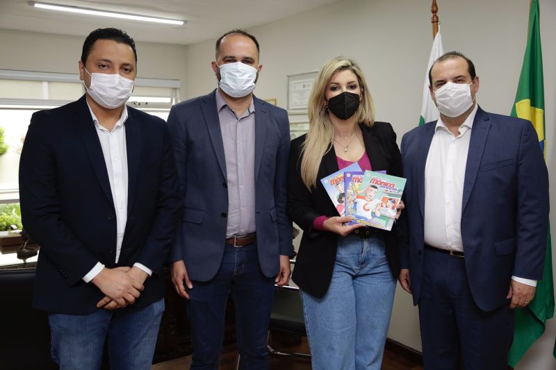 Sicredi e Governo do Paraná fecham acordo para ensinar educação financeira a alunos de escolas estaduais