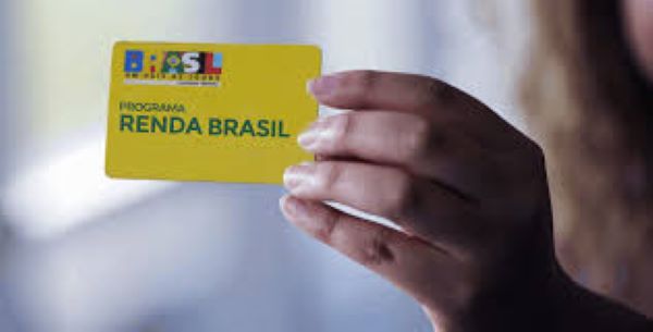 Cresce número de famílias com renda de programas sociais